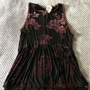 NWOT Knox Rose tank with beautiful embroidery